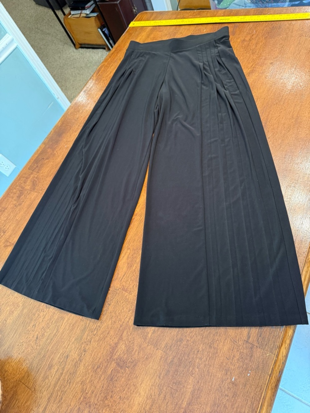 White House Black Market WHBM Pleated Ultra Wide Leg Pants Black Trousers Med - Picture 2 of 10